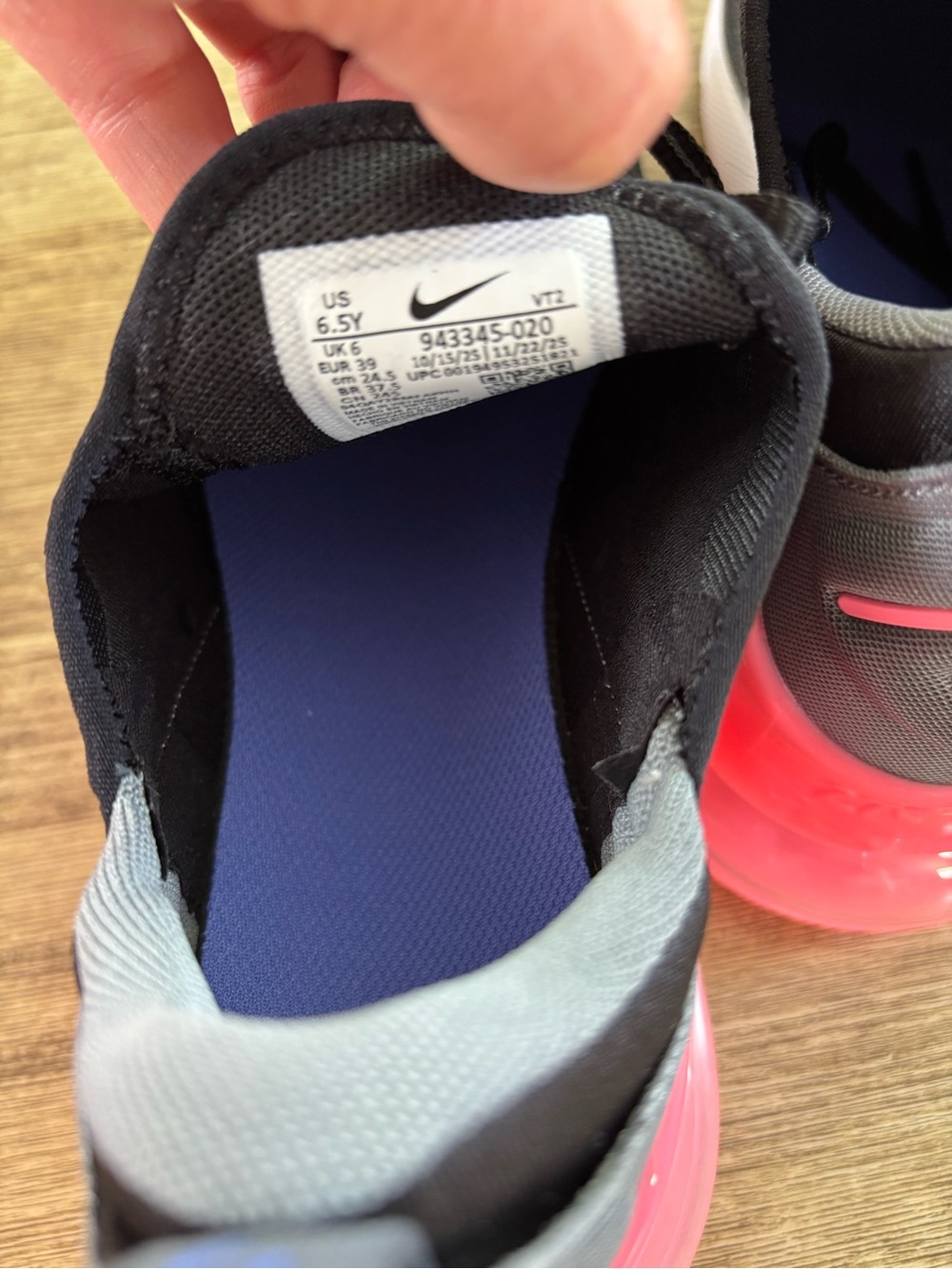 Youth Nike Air Max 270. Size 6.5Y. - Picture 5 of 6